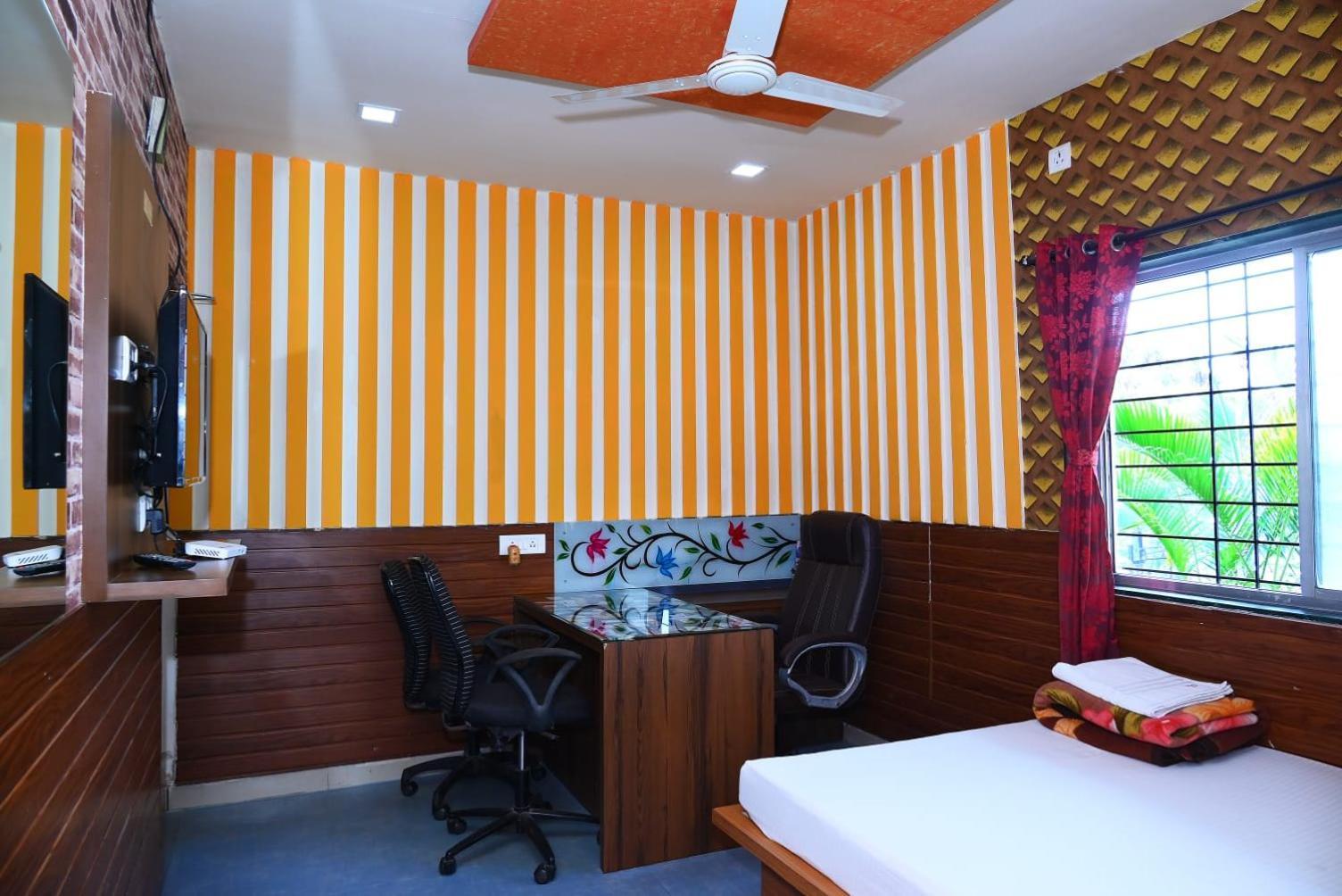 P P Lodging Pune Exterior foto