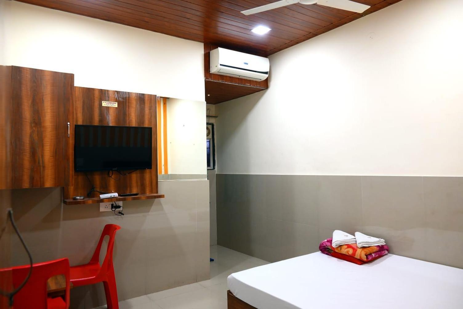 P P Lodging Pune Exterior foto